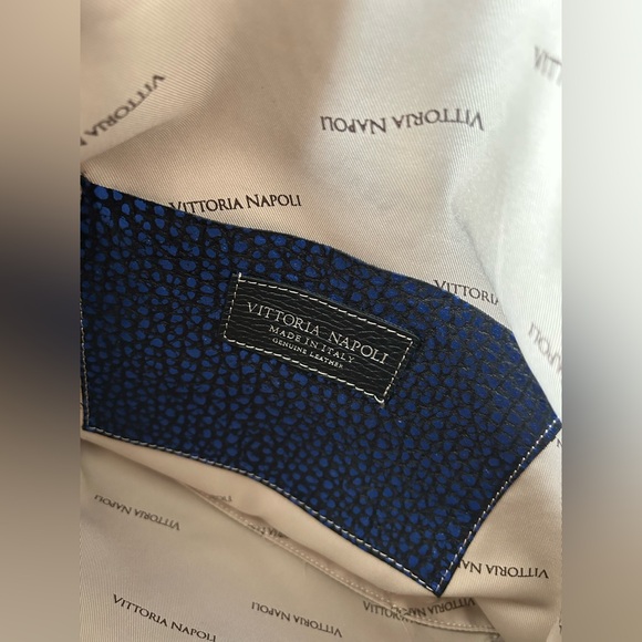 Vittoria Napoli Made in Italy Genuine Leather Blue & Black Clutch Fold Over Bag - Picture 9 of 12